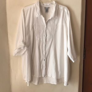 White Tunic top with tuxedo shirt detailing